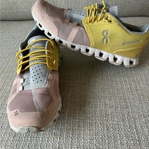 On Running 7.5 sneakers